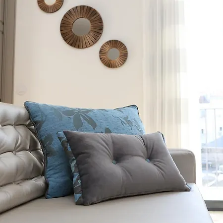 Cozy Flat Downtown With Balcony By Timeless Vacations Porto