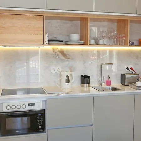 Cozy Flat Downtown Апартаменты *