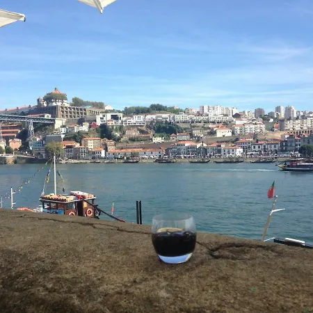 Cozy Flat Downtown Апартаменты *